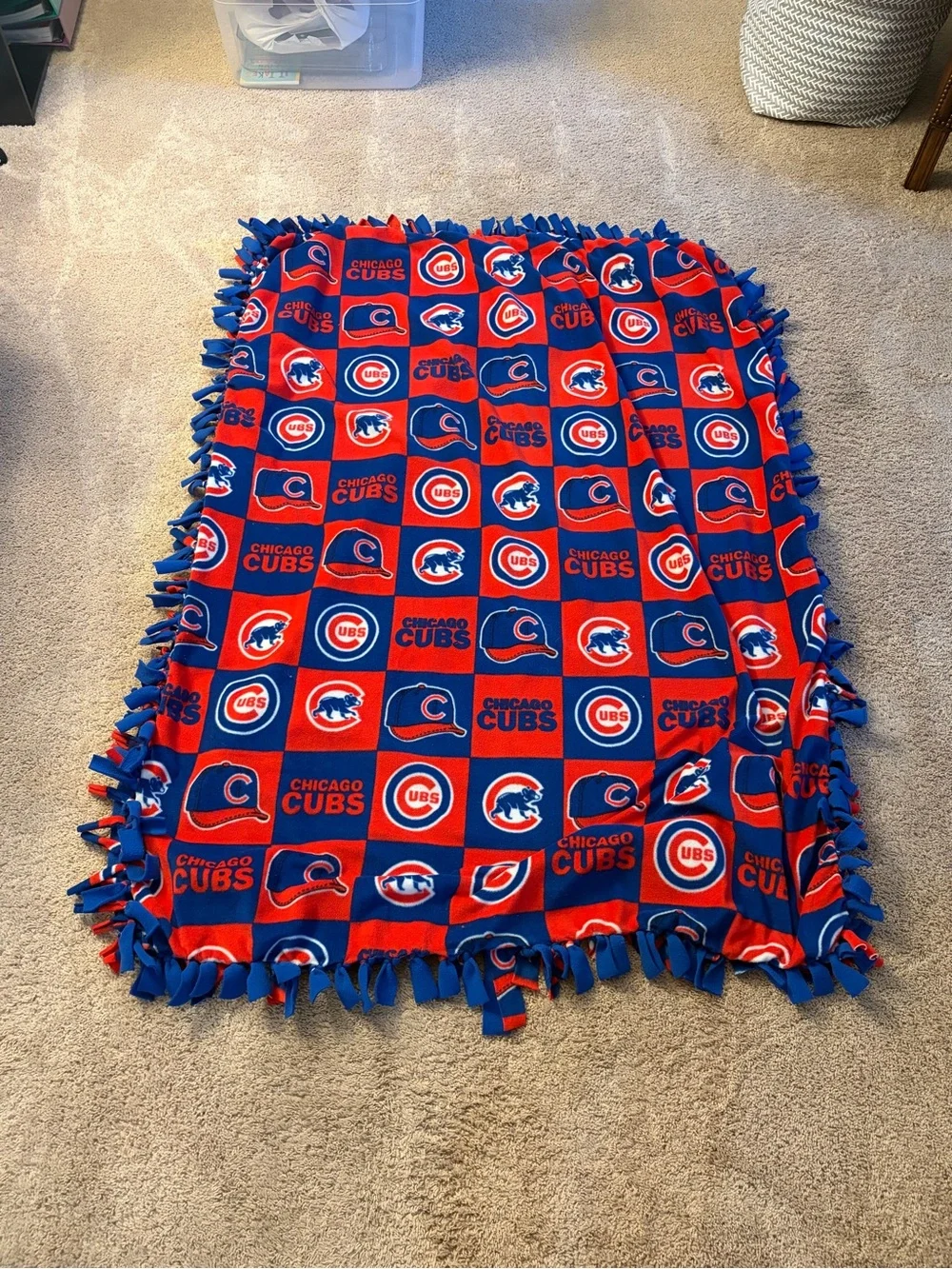 Chicago Cubs Fleece Tie Blanket - Red & Blue
